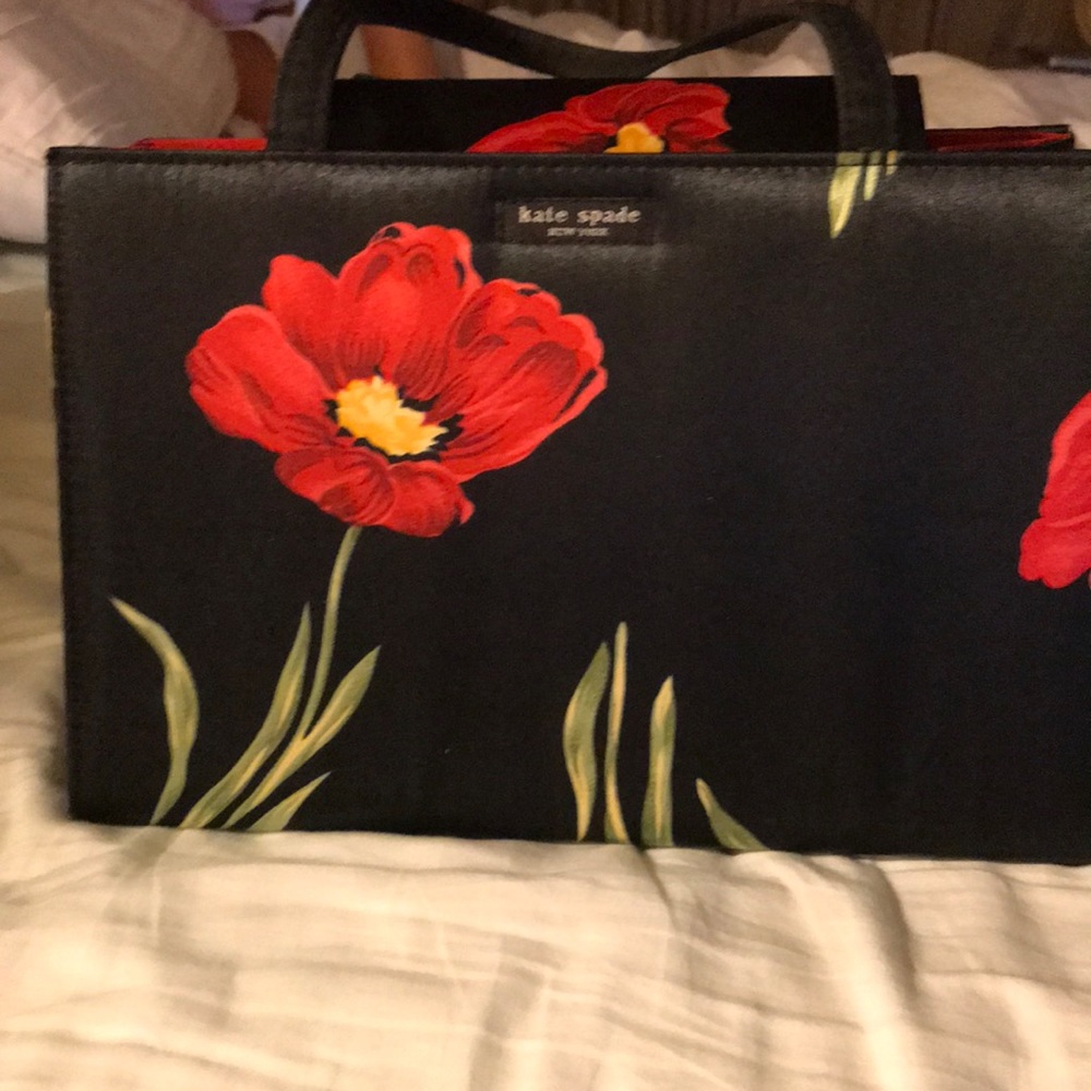 Beautiful satin feeling 🌺 handbag